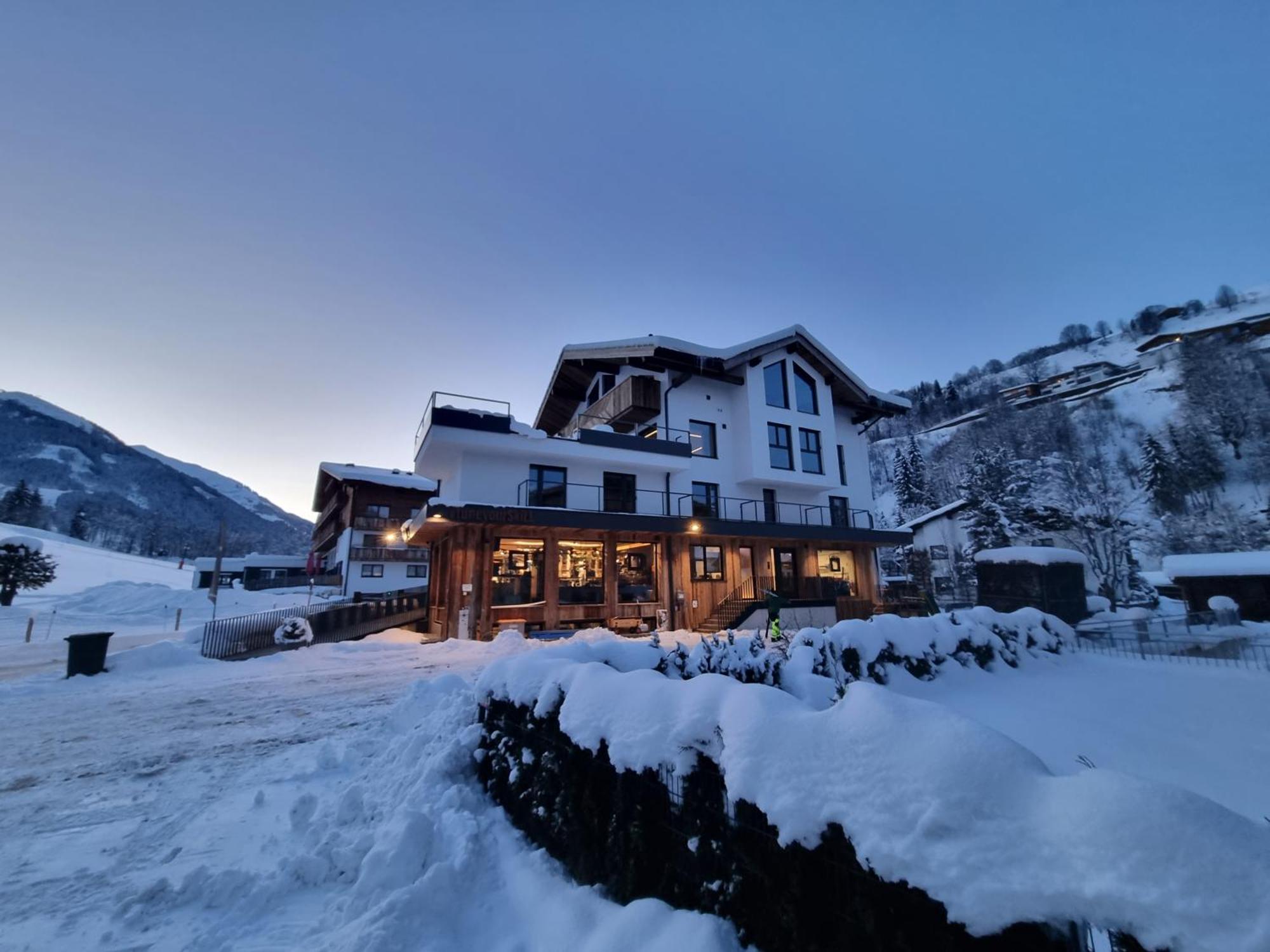 Skill Mountain Lodge - Ski Und Bike Hostel Im Sommer Mit Joker Card Зальбах-Хинтерглемм Экстерьер фото