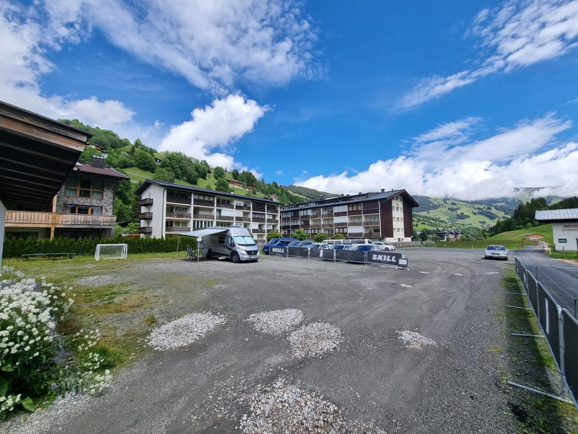 Skill Mountain Lodge - Ski Und Bike Hostel Im Sommer Mit Joker Card Зальбах-Хинтерглемм Экстерьер фото