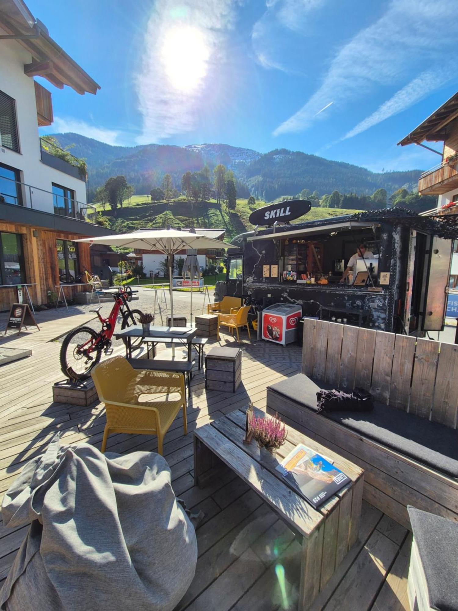 Skill Mountain Lodge - Ski Und Bike Hostel Im Sommer Mit Joker Card Зальбах-Хинтерглемм Экстерьер фото